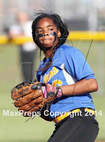 Thumbnail 2 in Jacksonville vs Ennis (UIL 4A Bi-District Playoff) photogallery.