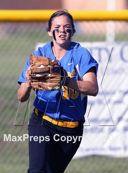 Thumbnail 2 in Jacksonville vs Ennis (UIL 4A Bi-District Playoff) photogallery.