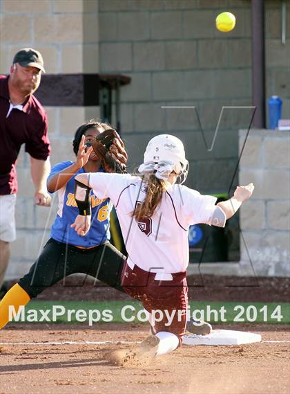 Thumbnail 2 in Jacksonville vs Ennis (UIL 4A Bi-District Playoff) photogallery.