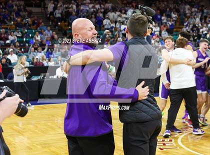 Thumbnail 3 in Holy Family vs. Resurrection Christian (CHSAA 4A Championship) photogallery.
