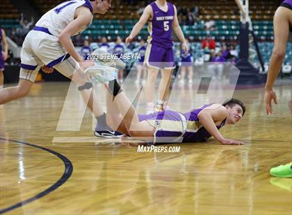 Thumbnail 2 in Holy Family vs. Resurrection Christian (CHSAA 4A Championship) photogallery.