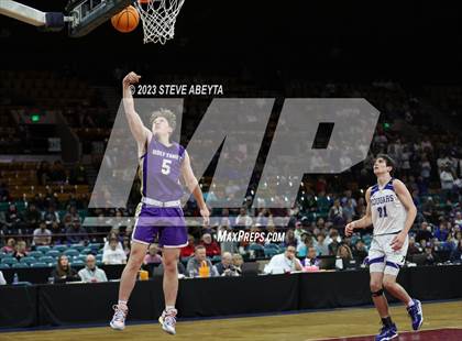 Thumbnail 2 in Holy Family vs. Resurrection Christian (CHSAA 4A Championship) photogallery.