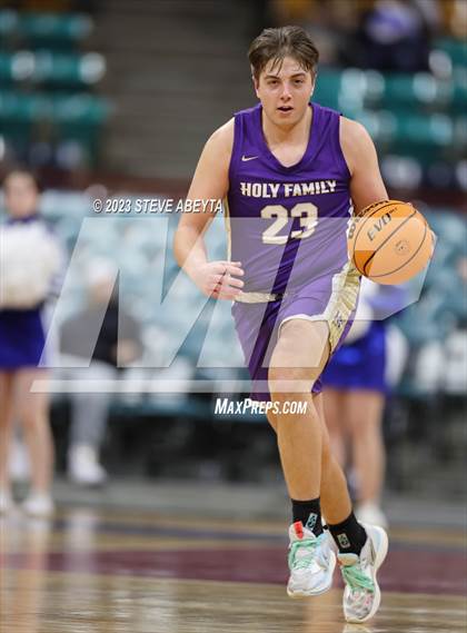Thumbnail 2 in Holy Family vs. Resurrection Christian (CHSAA 4A Championship) photogallery.