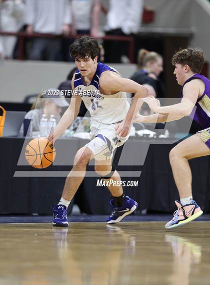 Thumbnail 3 in Holy Family vs. Resurrection Christian (CHSAA 4A Championship) photogallery.
