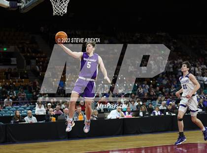 Thumbnail 2 in Holy Family vs. Resurrection Christian (CHSAA 4A Championship) photogallery.