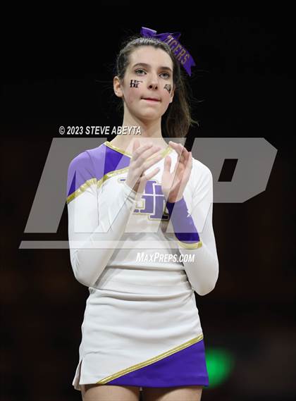 Thumbnail 2 in Holy Family vs. Resurrection Christian (CHSAA 4A Championship) photogallery.