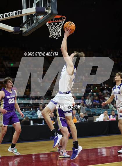 Thumbnail 3 in Holy Family vs. Resurrection Christian (CHSAA 4A Championship) photogallery.