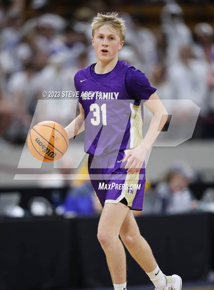 Thumbnail 1 in Holy Family vs. Resurrection Christian (CHSAA 4A Championship) photogallery.