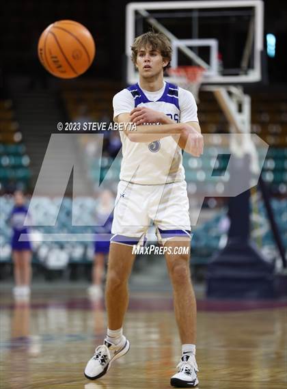 Thumbnail 2 in Holy Family vs. Resurrection Christian (CHSAA 4A Championship) photogallery.