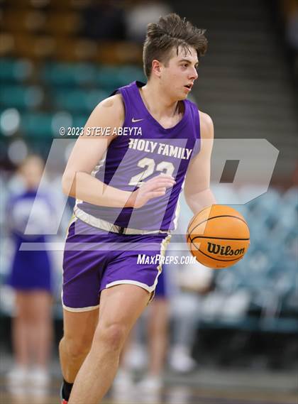 Thumbnail 1 in Holy Family vs. Resurrection Christian (CHSAA 4A Championship) photogallery.