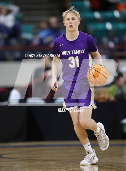 Thumbnail 3 in Holy Family vs. Resurrection Christian (CHSAA 4A Championship) photogallery.