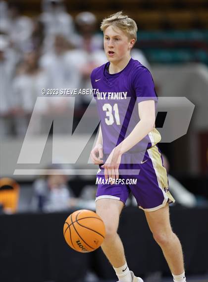 Thumbnail 2 in Holy Family vs. Resurrection Christian (CHSAA 4A Championship) photogallery.