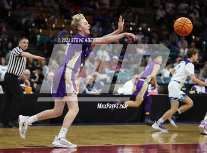 Thumbnail 3 in Holy Family vs. Resurrection Christian (CHSAA 4A Championship) photogallery.