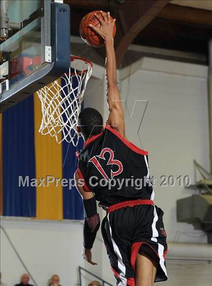Thumbnail 2 in Salesian vs. Gridley (Gridley Invitational) photogallery.