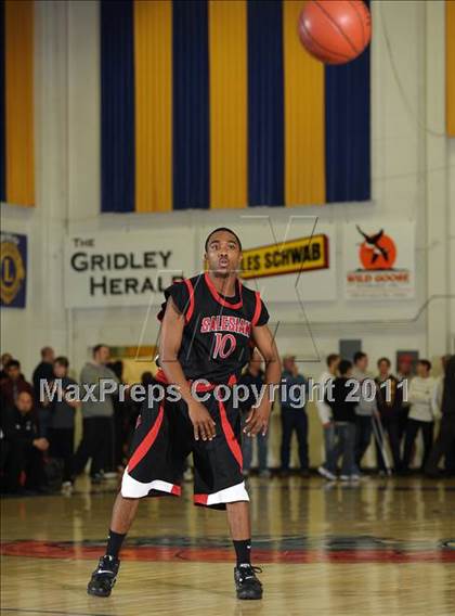 Thumbnail 3 in Salesian vs. Gridley (Gridley Invitational) photogallery.