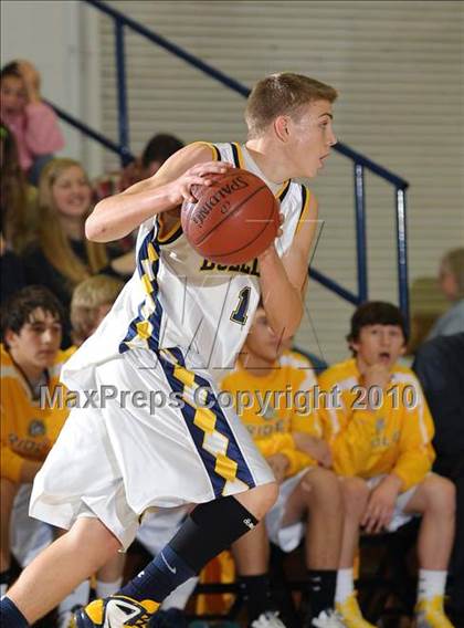 Thumbnail 1 in Salesian vs. Gridley (Gridley Invitational) photogallery.