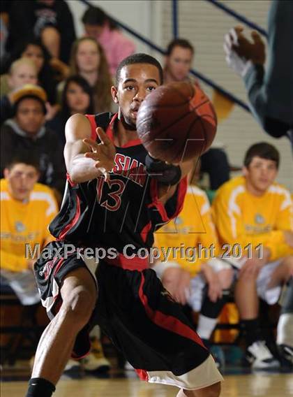 Thumbnail 3 in Salesian vs. Gridley (Gridley Invitational) photogallery.