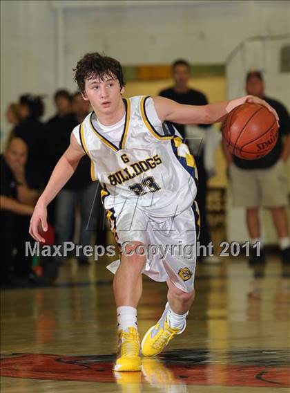 Thumbnail 2 in Salesian vs. Gridley (Gridley Invitational) photogallery.