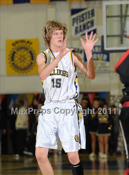 Thumbnail 1 in Salesian vs. Gridley (Gridley Invitational) photogallery.
