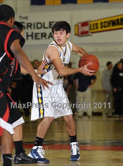 Thumbnail 3 in Salesian vs. Gridley (Gridley Invitational) photogallery.