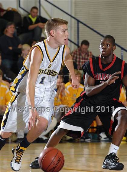 Thumbnail 3 in Salesian vs. Gridley (Gridley Invitational) photogallery.