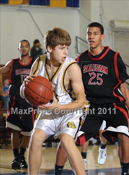 Thumbnail 1 in Salesian vs. Gridley (Gridley Invitational) photogallery.