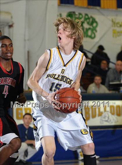 Thumbnail 3 in Salesian vs. Gridley (Gridley Invitational) photogallery.
