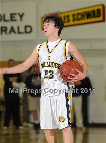 Thumbnail 2 in Salesian vs. Gridley (Gridley Invitational) photogallery.