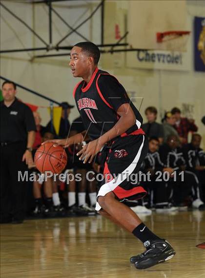 Thumbnail 3 in Salesian vs. Gridley (Gridley Invitational) photogallery.
