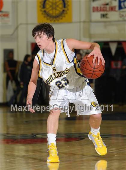Thumbnail 2 in Salesian vs. Gridley (Gridley Invitational) photogallery.