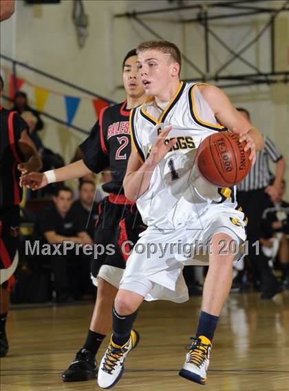 Thumbnail 1 in Salesian vs. Gridley (Gridley Invitational) photogallery.