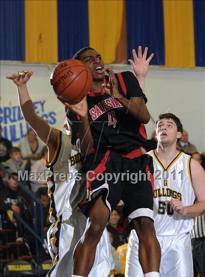Thumbnail 2 in Salesian vs. Gridley (Gridley Invitational) photogallery.