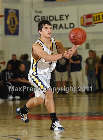 Thumbnail 1 in Salesian vs. Gridley (Gridley Invitational) photogallery.
