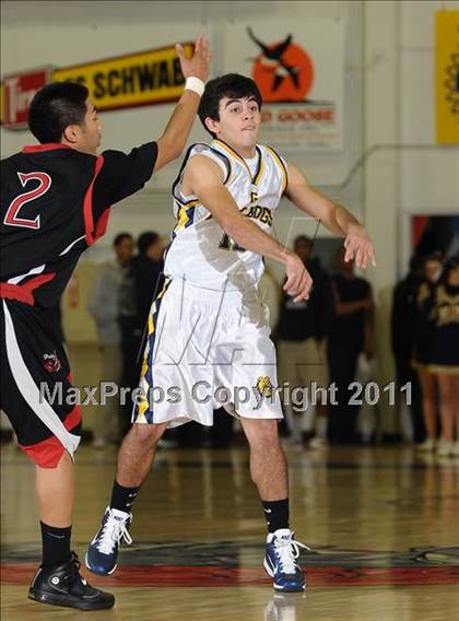Thumbnail 2 in Salesian vs. Gridley (Gridley Invitational) photogallery.