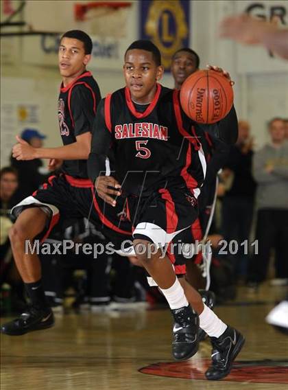 Thumbnail 3 in Salesian vs. Gridley (Gridley Invitational) photogallery.