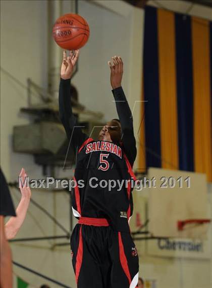 Thumbnail 2 in Salesian vs. Gridley (Gridley Invitational) photogallery.