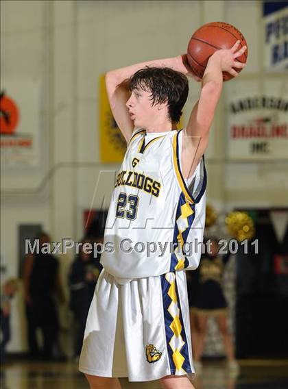 Thumbnail 3 in Salesian vs. Gridley (Gridley Invitational) photogallery.