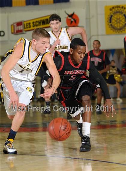Thumbnail 2 in Salesian vs. Gridley (Gridley Invitational) photogallery.