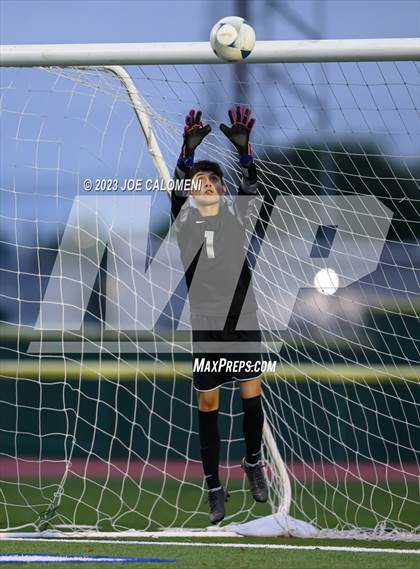 Thumbnail 1 in Rivera vs Lee (UIL 6A Region 4 Semifinal) photogallery.