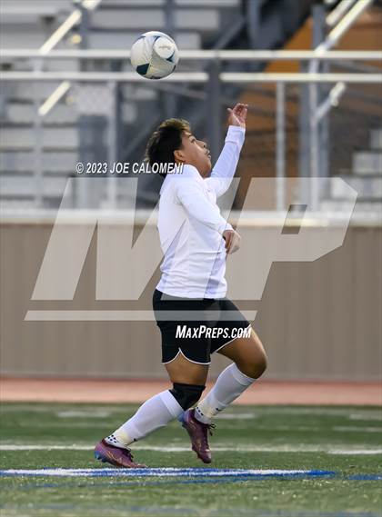 Thumbnail 2 in Rivera vs Lee (UIL 6A Region 4 Semifinal) photogallery.