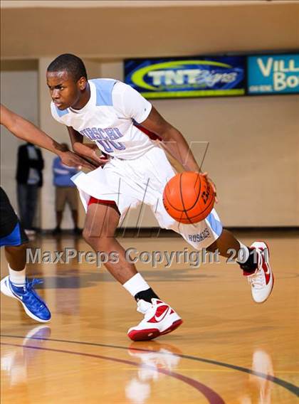 Thumbnail 1 in Hirschi vs. Hebron (Fantasy of Lights) photogallery.