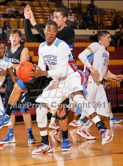 Thumbnail 2 in Hirschi vs. Hebron (Fantasy of Lights) photogallery.