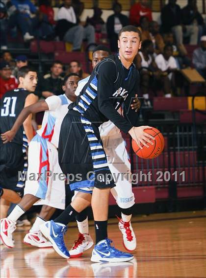 Thumbnail 1 in Hirschi vs. Hebron (Fantasy of Lights) photogallery.