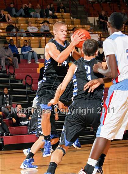 Thumbnail 1 in Hirschi vs. Hebron (Fantasy of Lights) photogallery.
