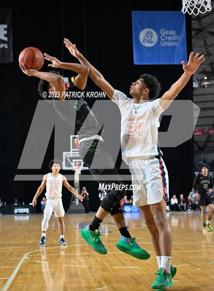 Thumbnail 1 in Eastside Catholic vs. Auburn (WIAA State Quarterfinal) photogallery.