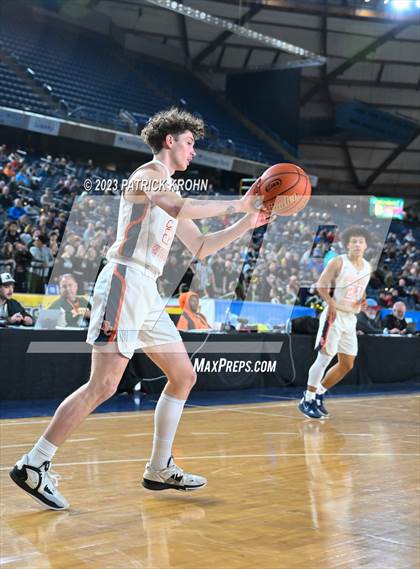 Thumbnail 2 in Eastside Catholic vs. Auburn (WIAA State Quarterfinal) photogallery.