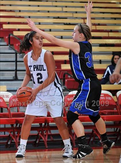Thumbnail 3 in Dana Hills vs. St. Paul (Nike Extravaganza) photogallery.