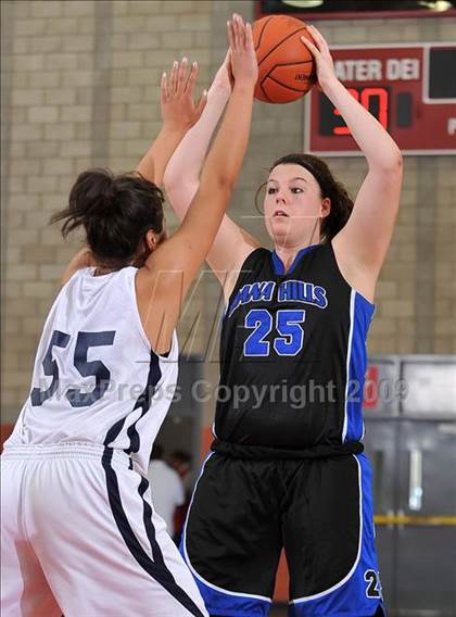 Thumbnail 2 in Dana Hills vs. St. Paul (Nike Extravaganza) photogallery.