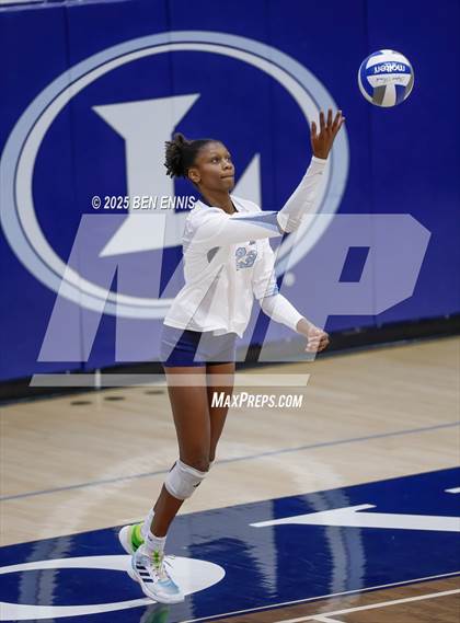 Thumbnail 3 in Lovett vs. St. Vincent's (GHSA Private Quarterfinal) photogallery.