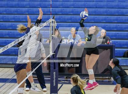 Thumbnail 2 in Lovett vs. St. Vincent's (GHSA Private Quarterfinal) photogallery.